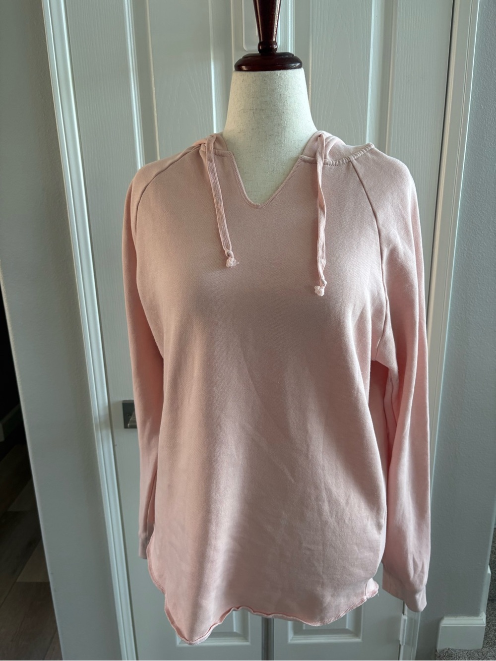 ITC | Pink V Neck Hoodie | sz L